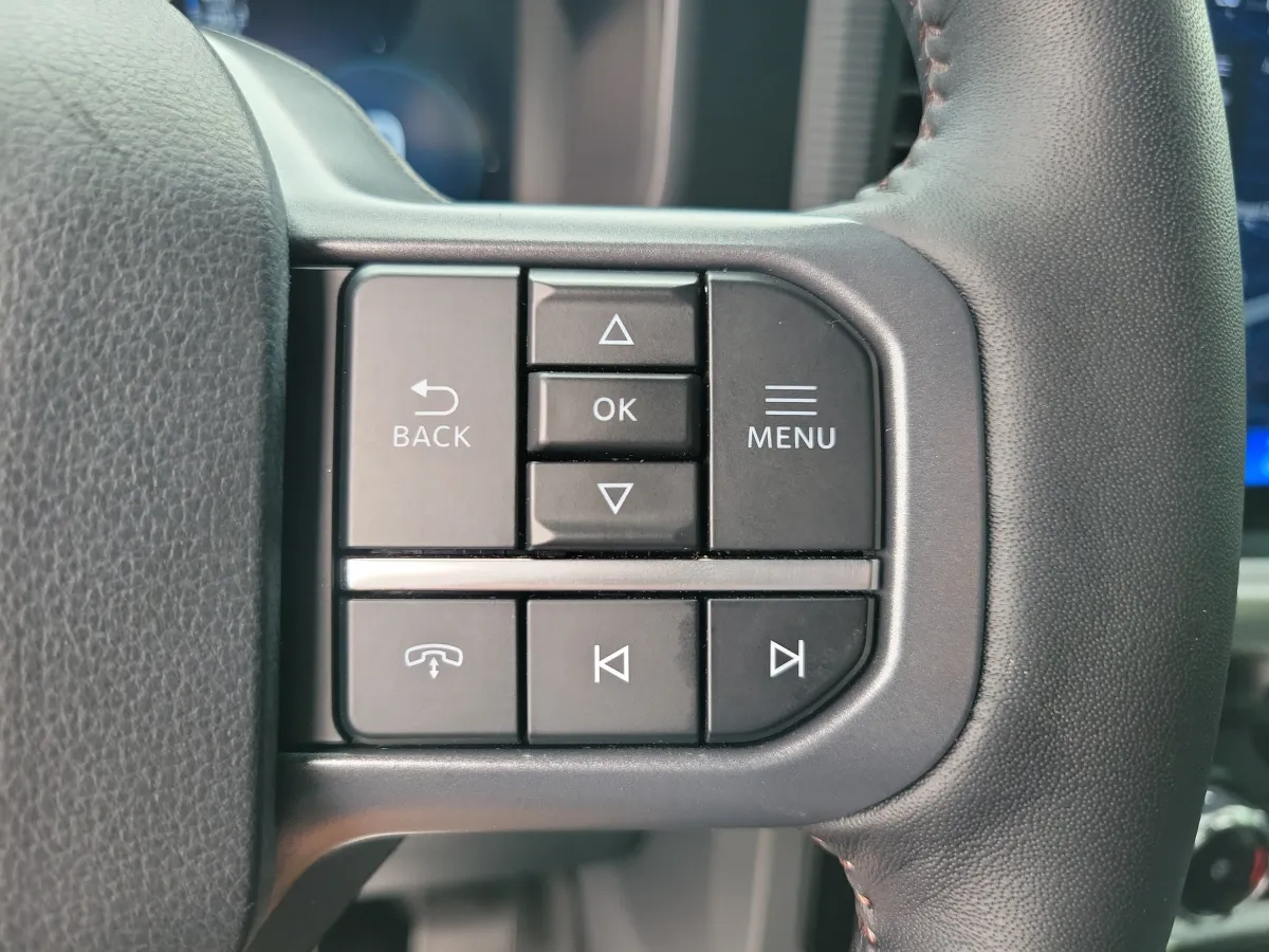 2024 Ford F-150 LARIAT thumbnail 24