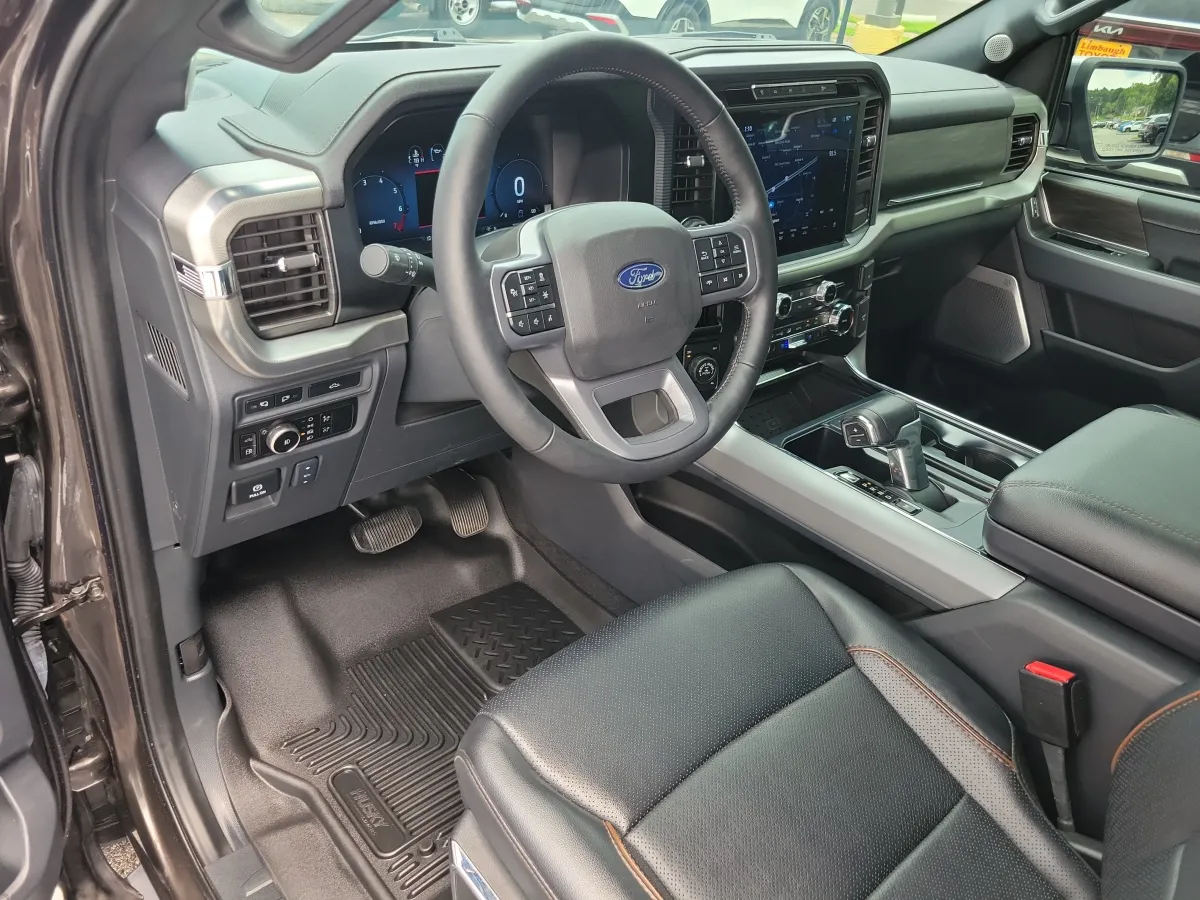 2024 Ford F-150 LARIAT thumbnail 4