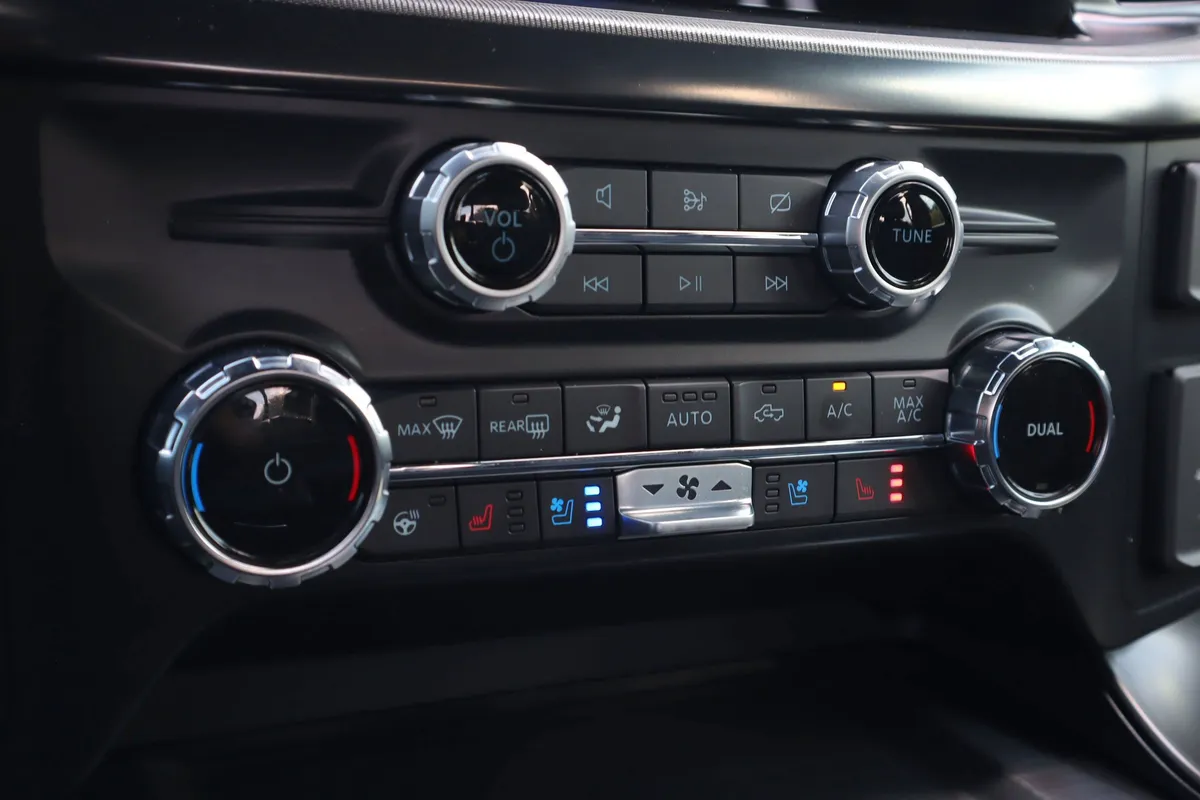 2024 Ford F-150 LARIAT thumbnail 17