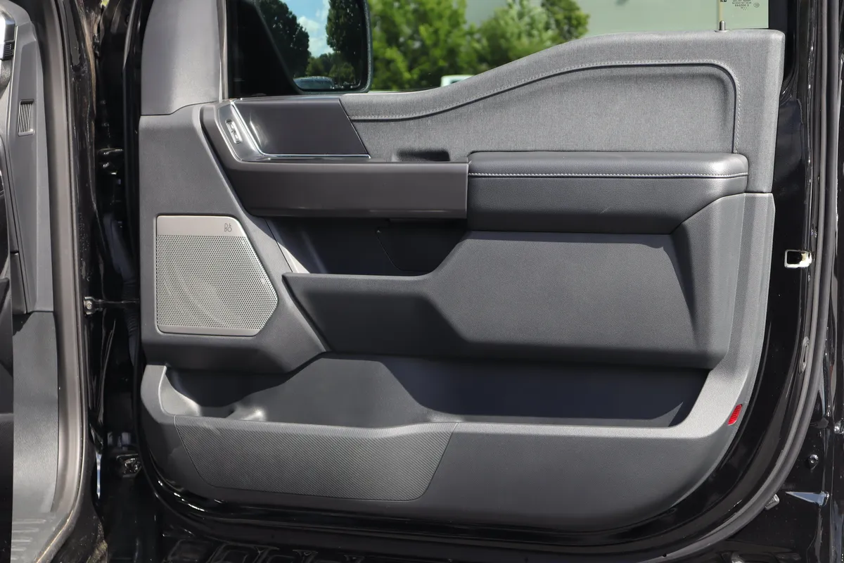 2024 Ford F-150 LARIAT thumbnail 27