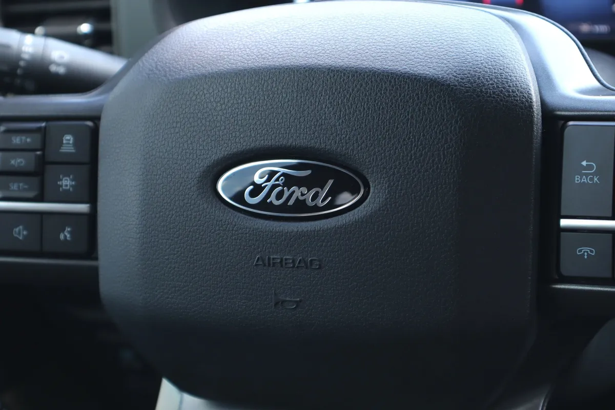 2024 Ford F-150 LARIAT thumbnail 29