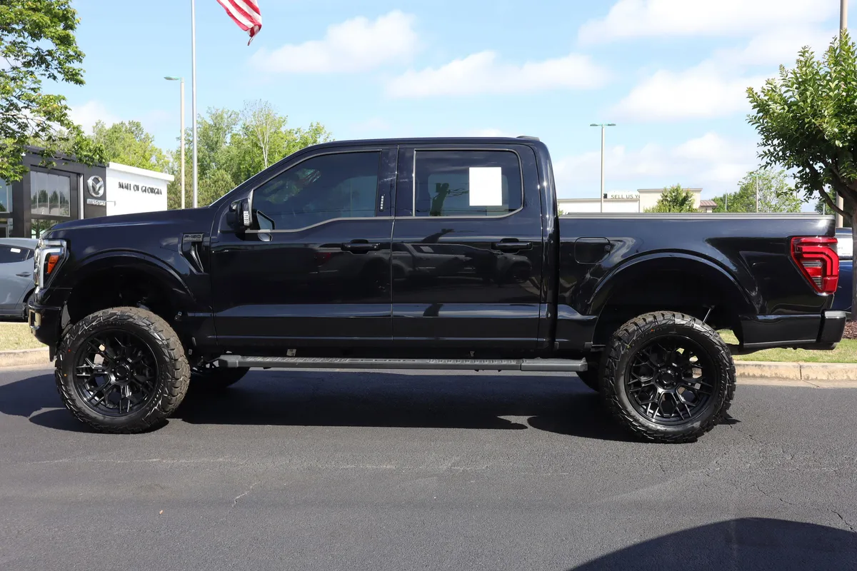 2024 Ford F-150 LARIAT thumbnail 4