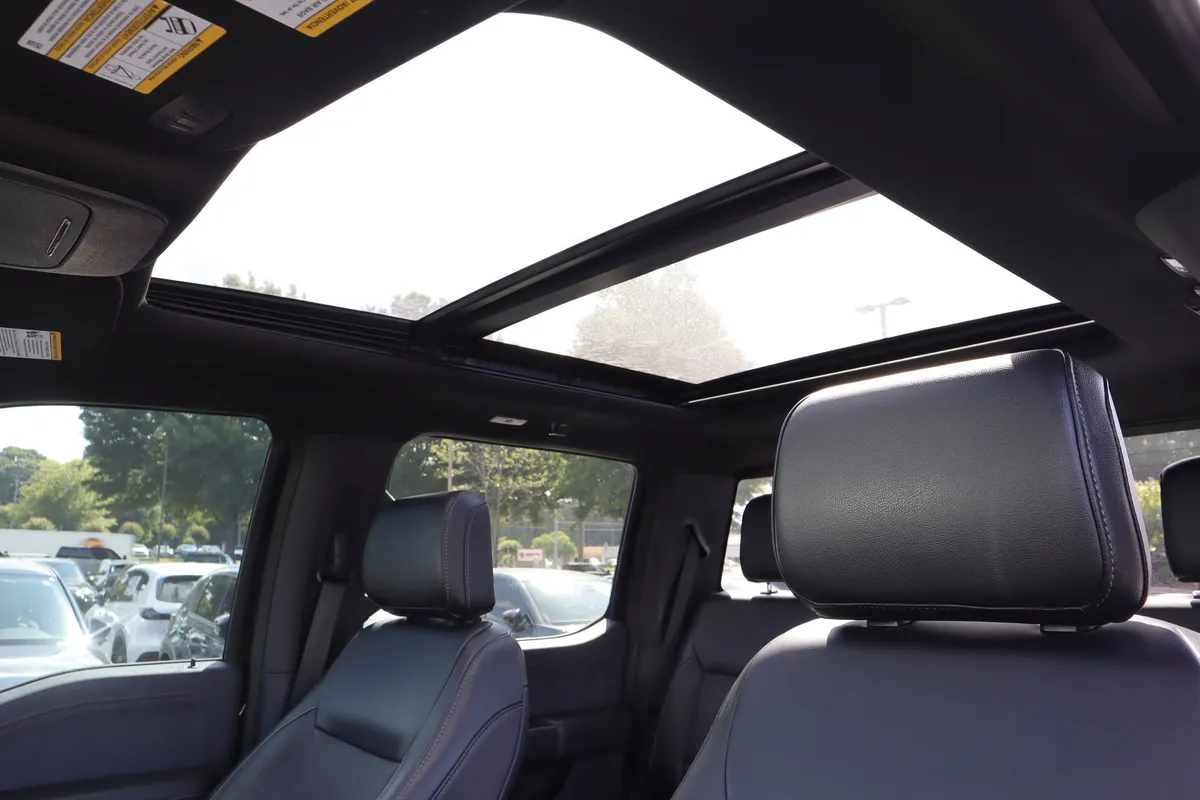 2024 Ford F-150 LARIAT thumbnail 7