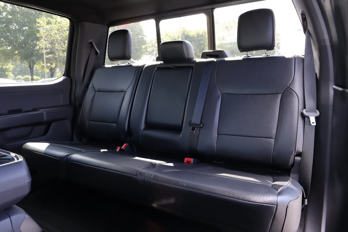 2024 Ford F-150 LARIAT thumbnail 9