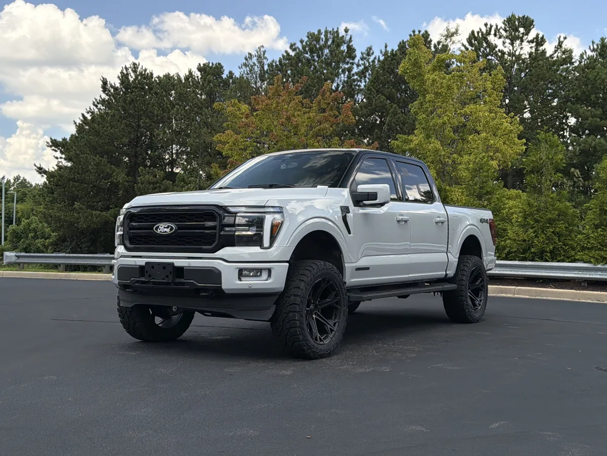 2024 Ford F-150 LARIAT thumbnail 10