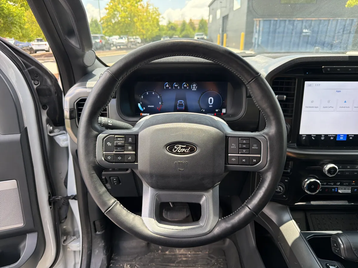 2024 Ford F-150 LARIAT thumbnail 17