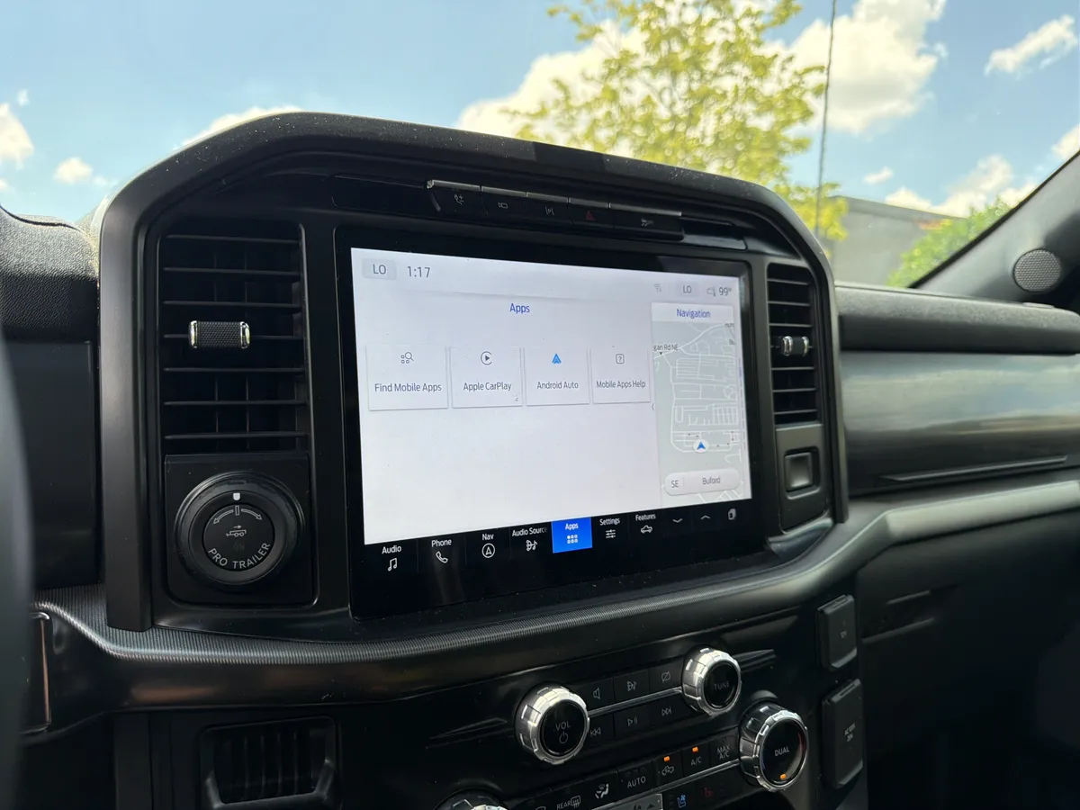 2024 Ford F-150 LARIAT thumbnail 19