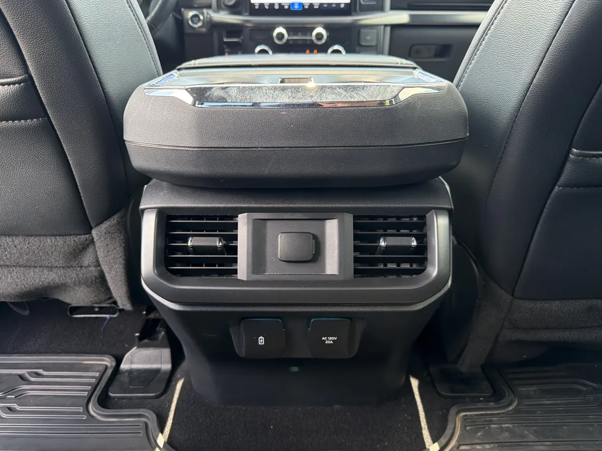 2024 Ford F-150 LARIAT thumbnail 21
