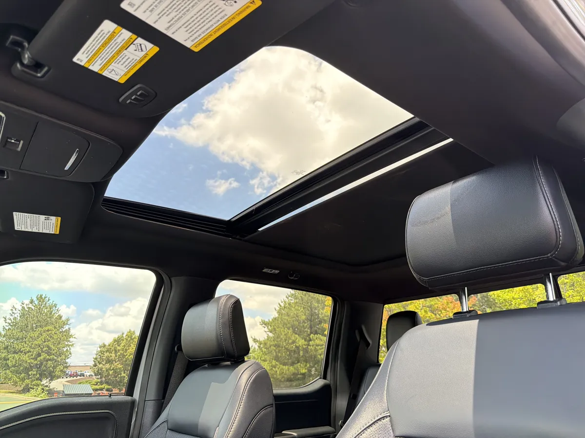 2024 Ford F-150 LARIAT thumbnail 7