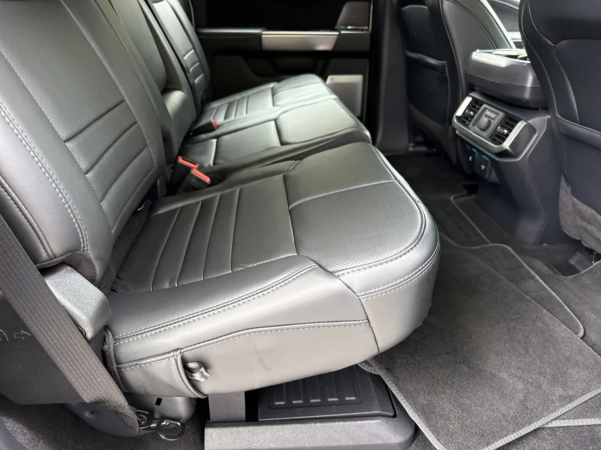 2024 Ford F-150 Platinum thumbnail 15