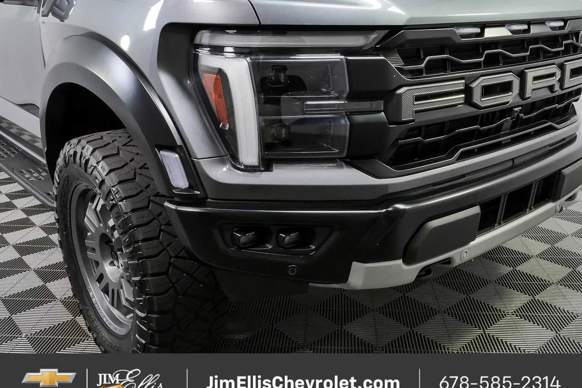 2024 Ford F-150 Raptor thumbnail 37