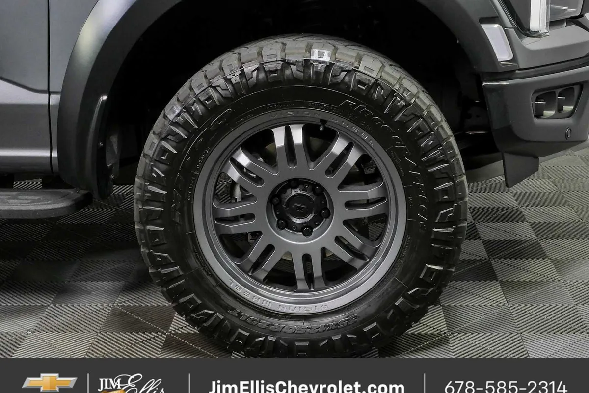 2024 Ford F-150 Raptor thumbnail 38