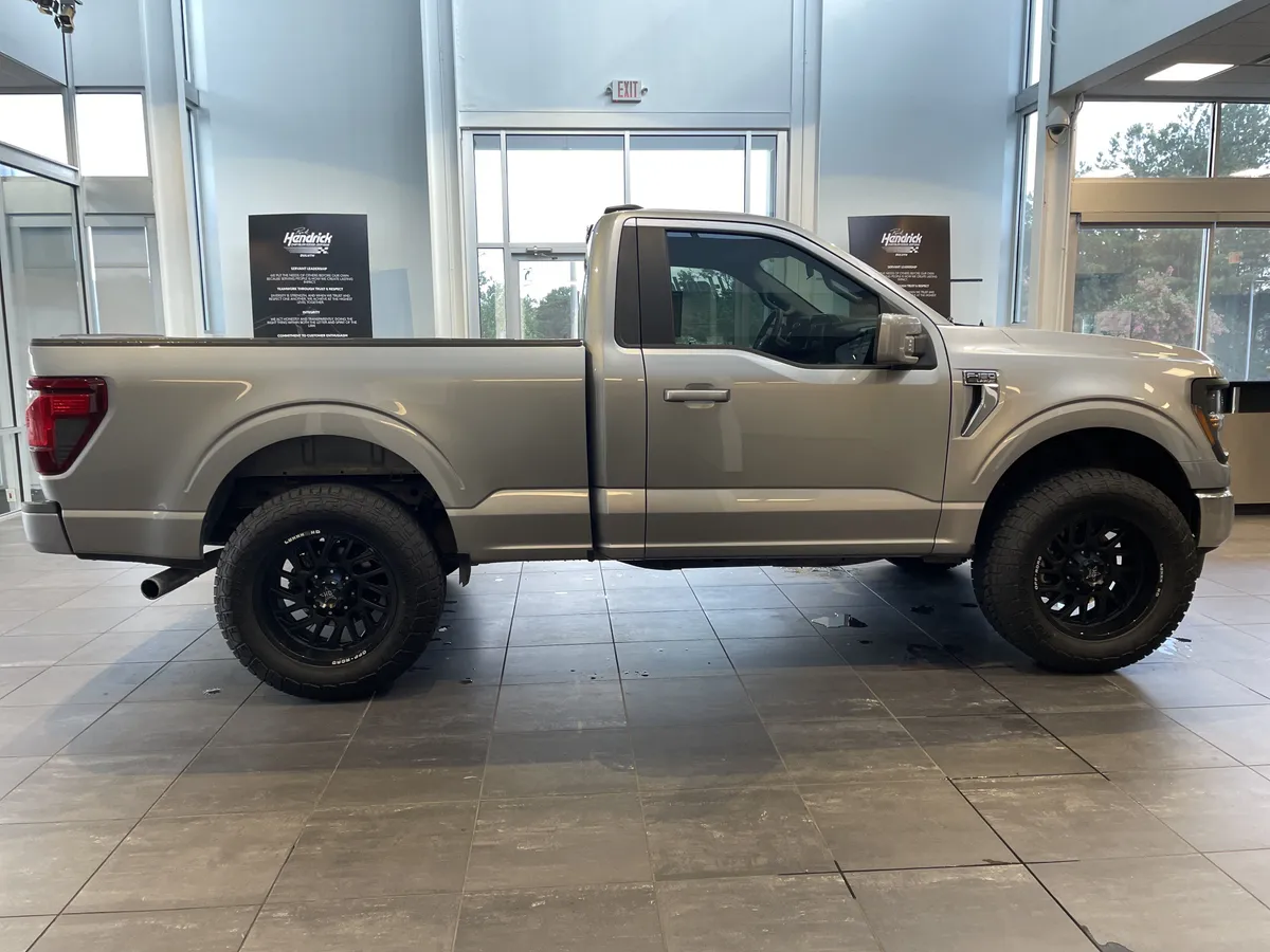 2024 Ford F-150 XL thumbnail 10