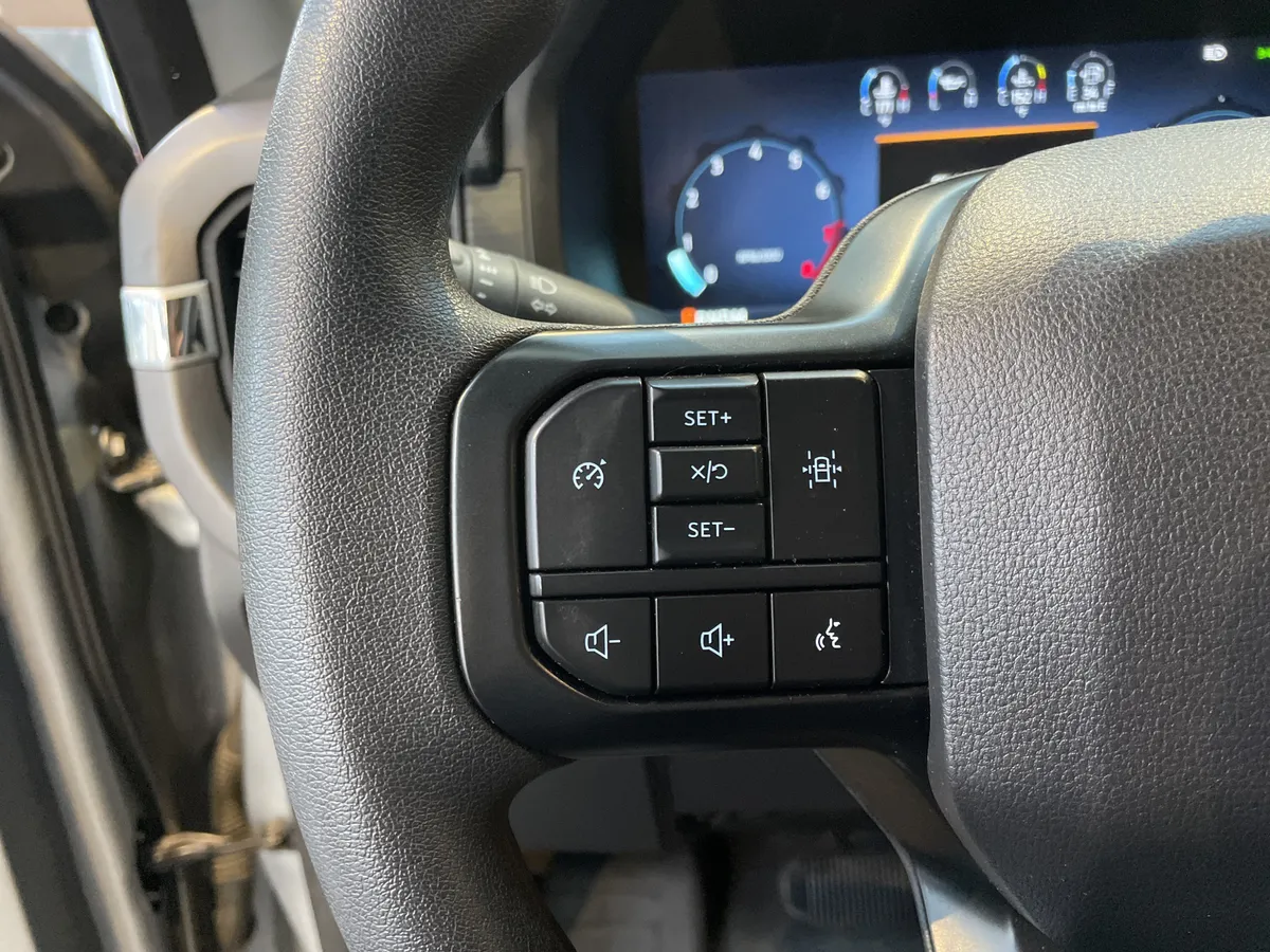 2024 Ford F-150 XL thumbnail 18