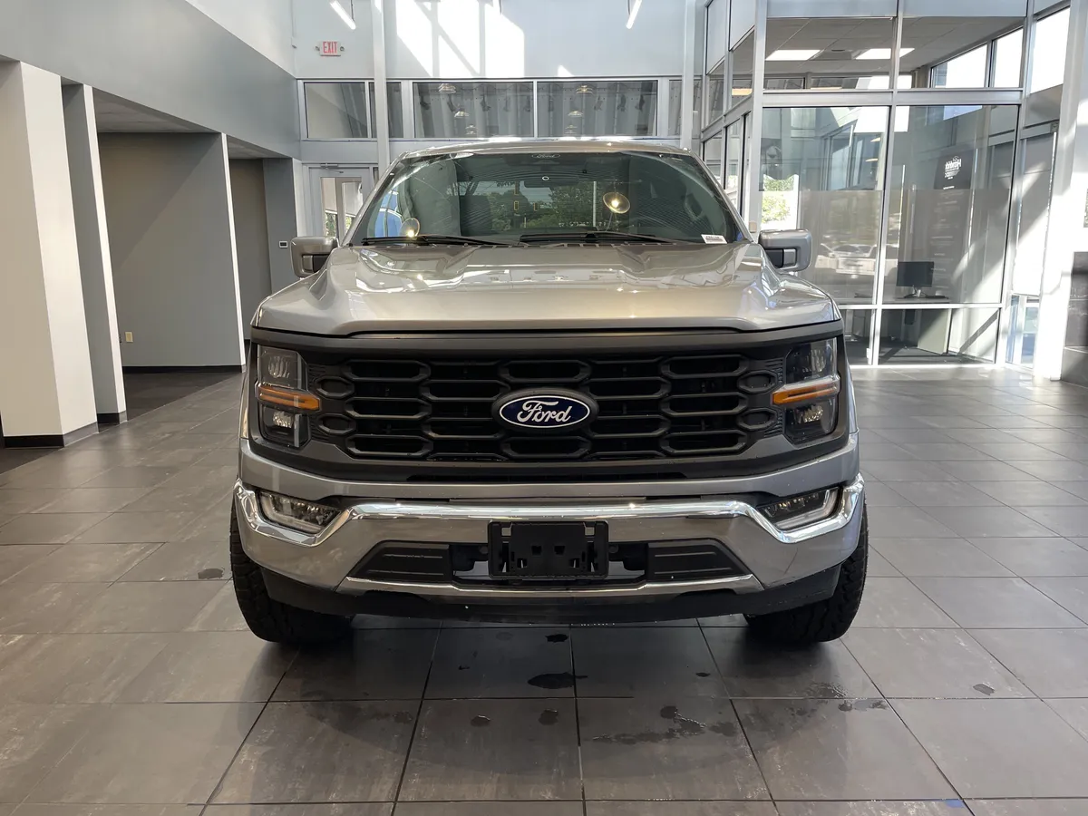 2024 Ford F-150 XL thumbnail 2