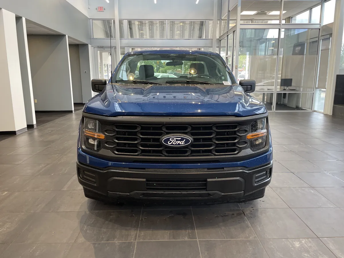 2024 Ford F-150 XL thumbnail 2