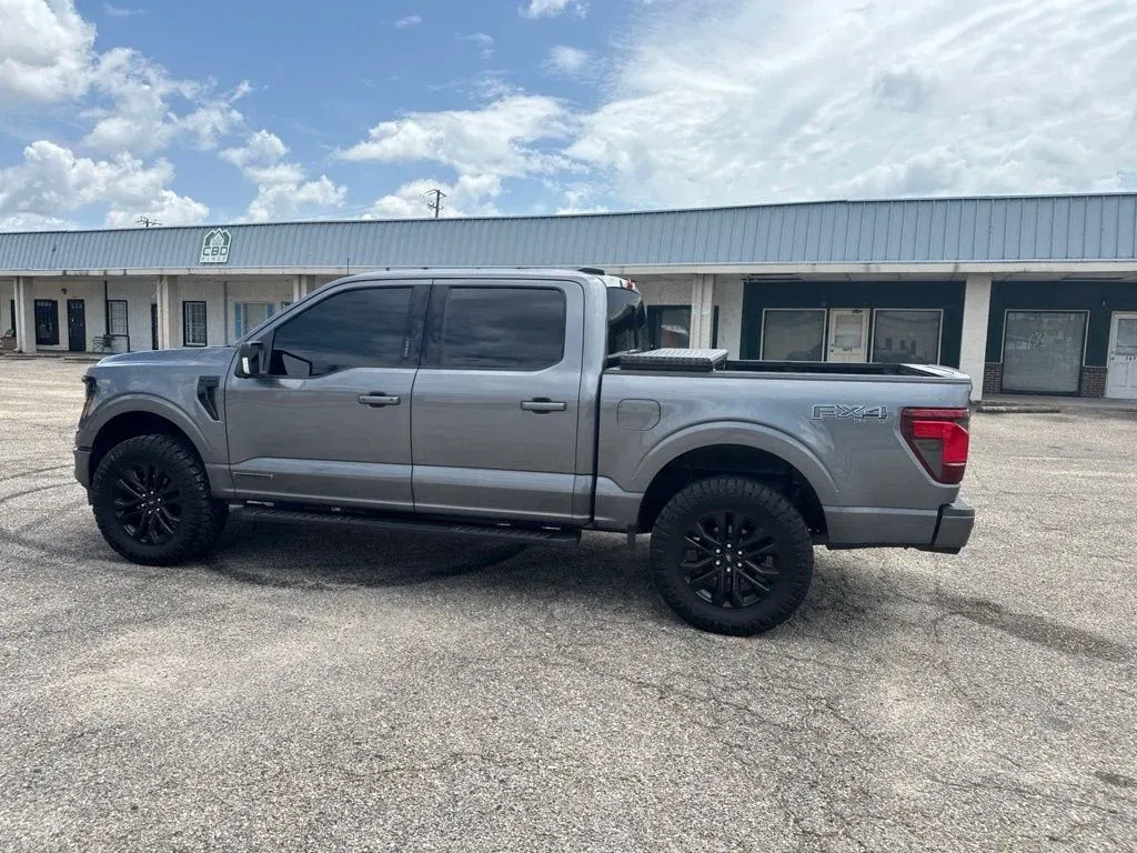 2024 Ford F-150 XLT thumbnail 10
