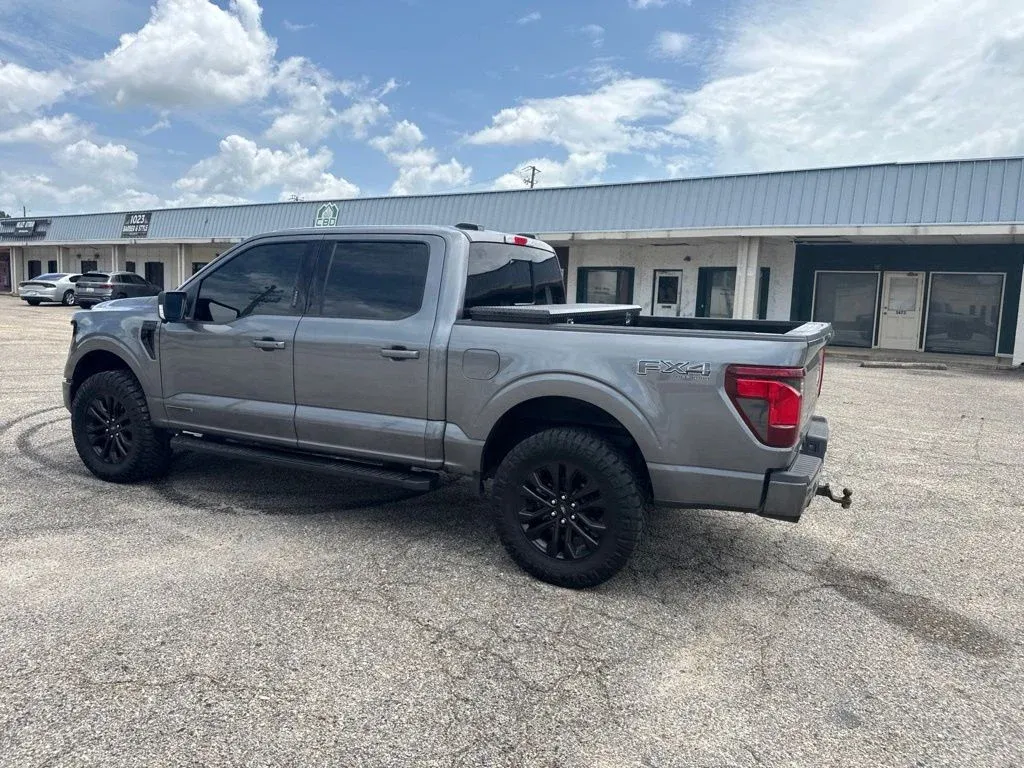 2024 Ford F-150 XLT thumbnail 11