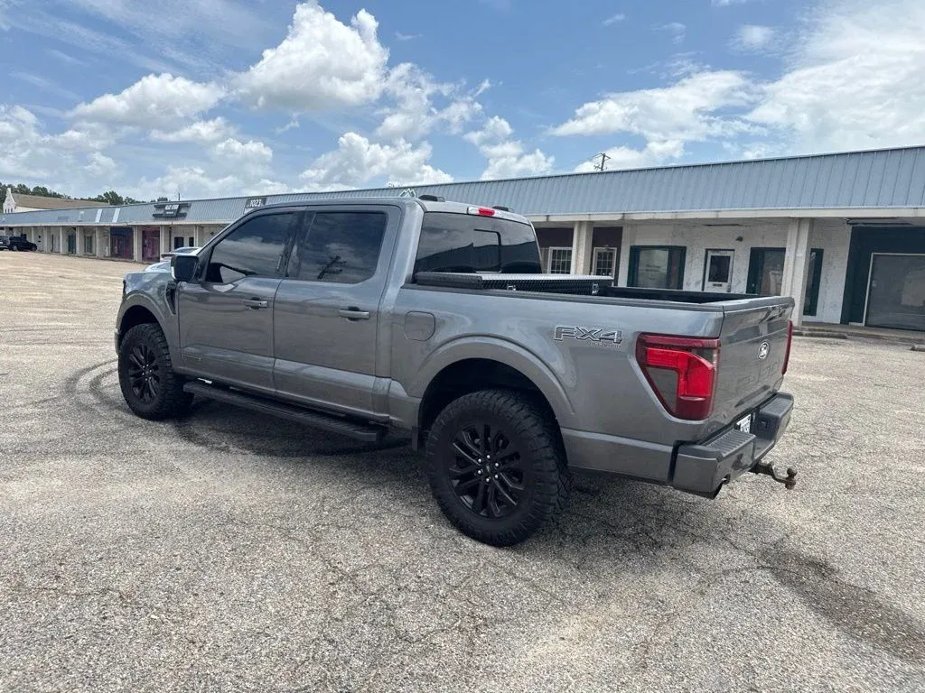 2024 Ford F-150 XLT thumbnail 12