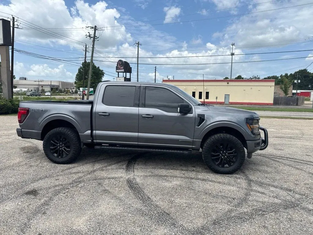 2024 Ford F-150 XLT thumbnail 16