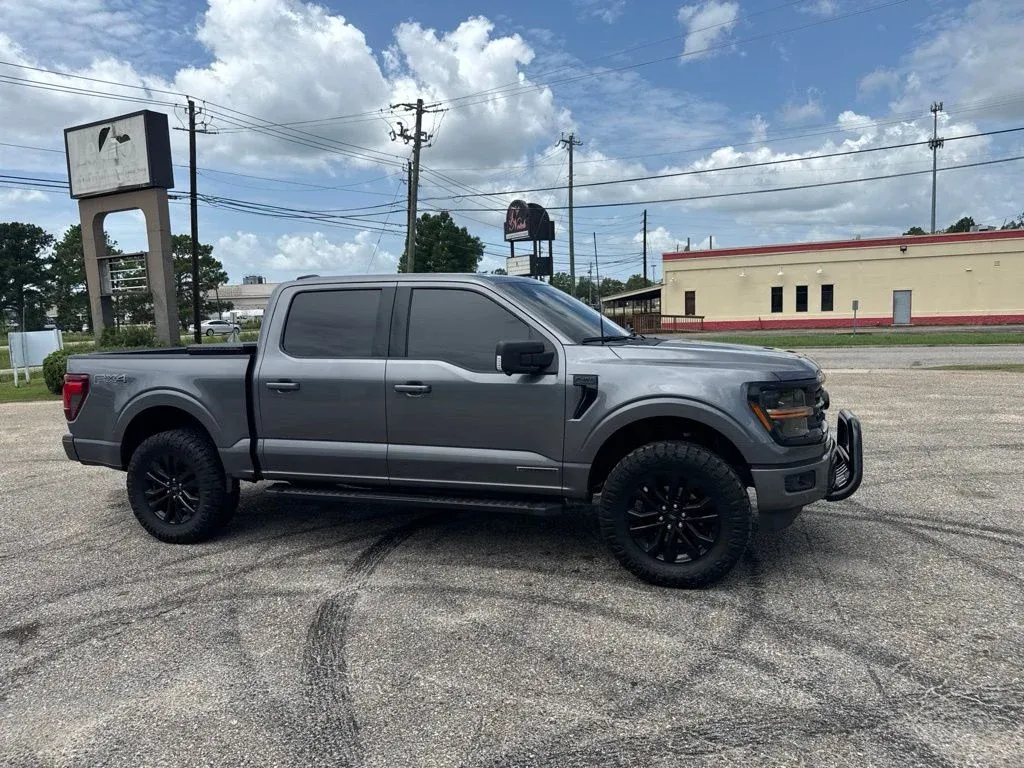 2024 Ford F-150 XLT thumbnail 17