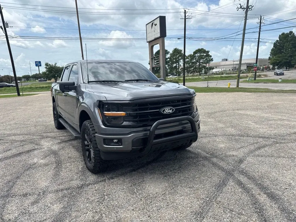 2024 Ford F-150 XLT thumbnail 2