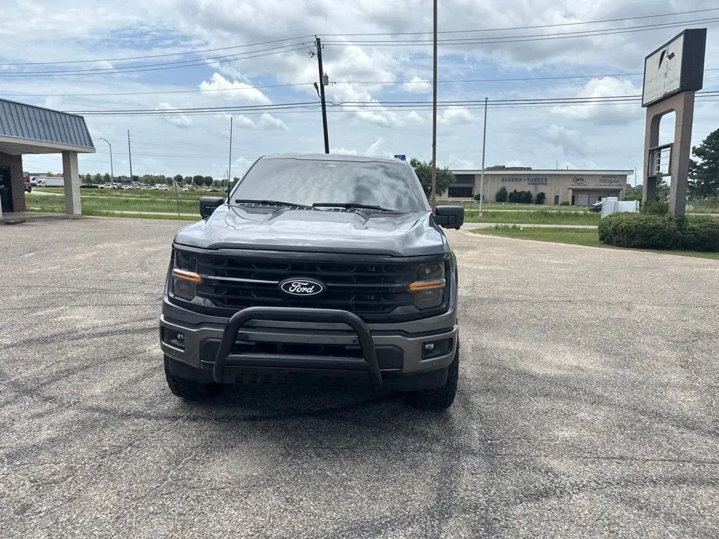 2024 Ford F-150 XLT thumbnail 4
