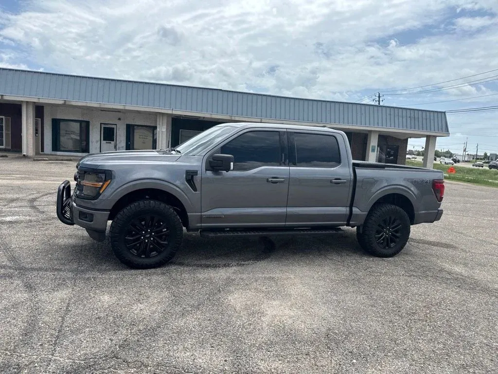 2024 Ford F-150 XLT thumbnail 8