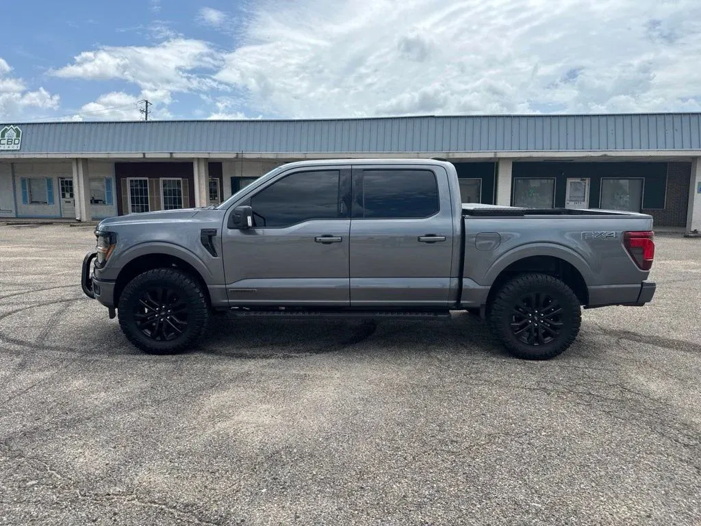 2024 Ford F-150 XLT thumbnail 9