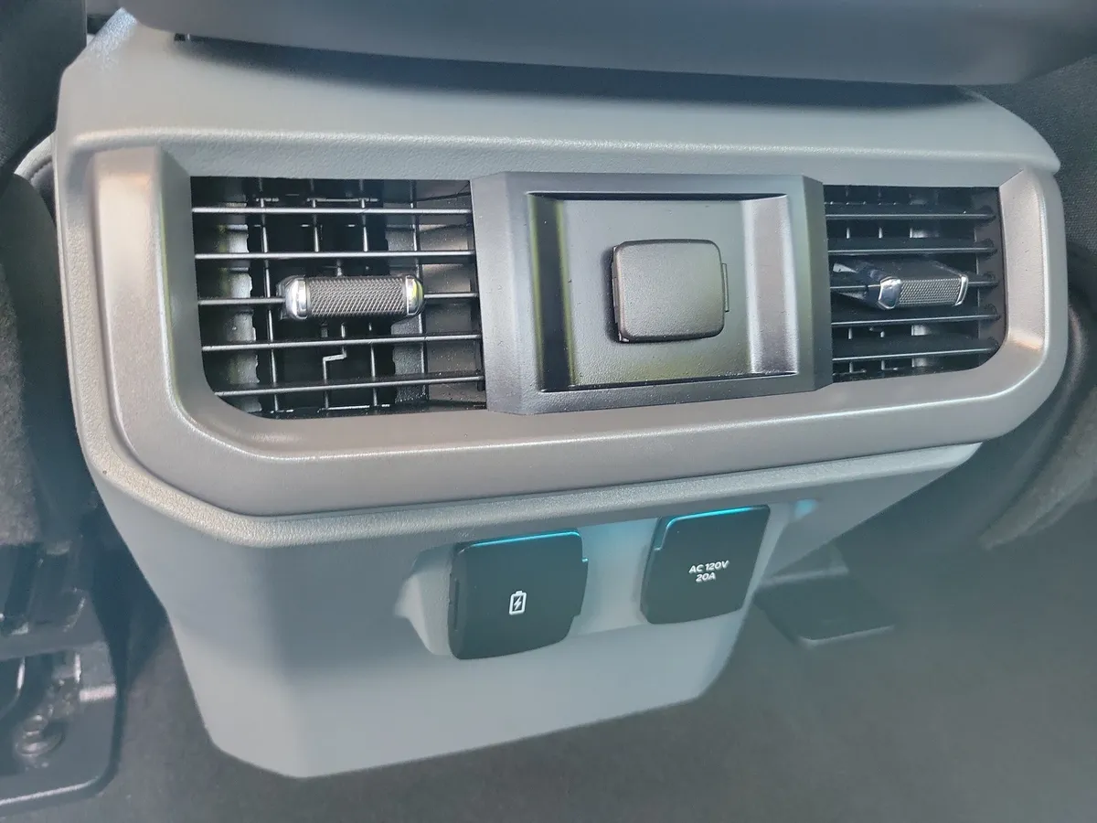 2024 Ford F-150 XLT thumbnail 13