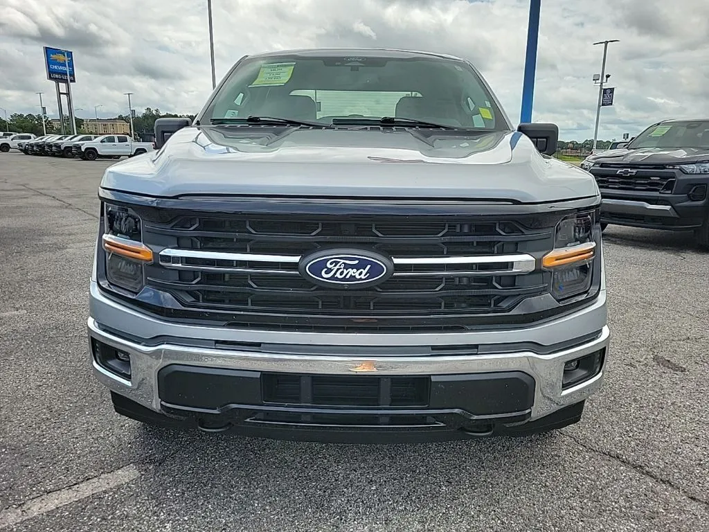 2024 Ford F-150 XLT thumbnail 2