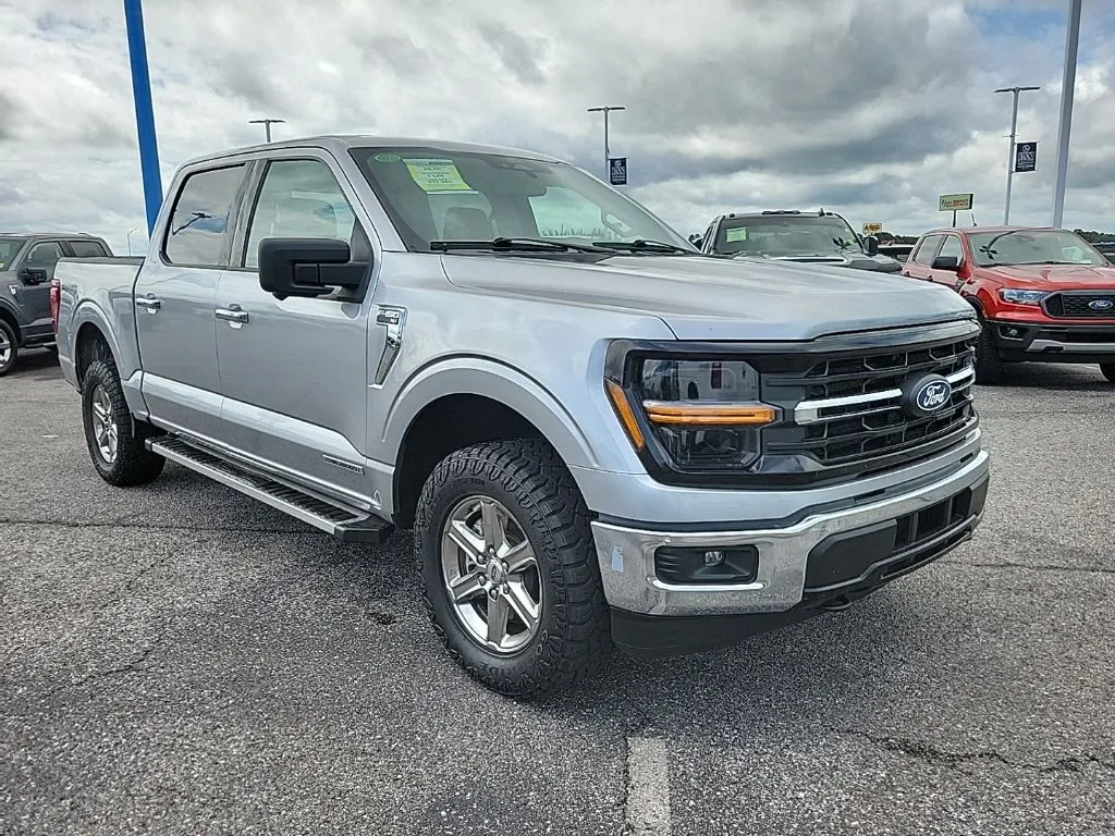 2024 Ford F-150 XLT thumbnail 3