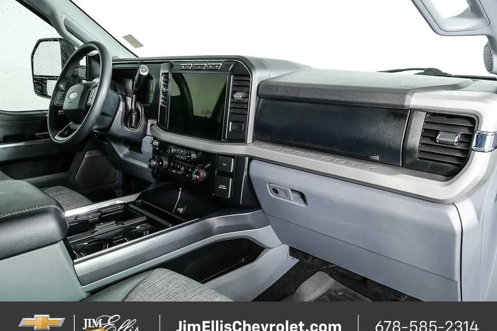 2024 Ford F-250 XLT thumbnail 23