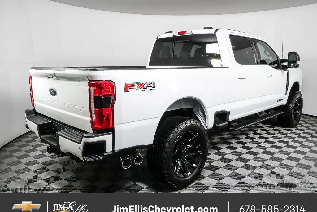 2024 Ford F-250 XLT thumbnail 3