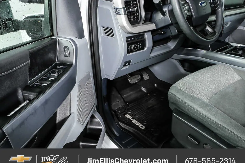 2024 Ford F-250 XLT thumbnail 8