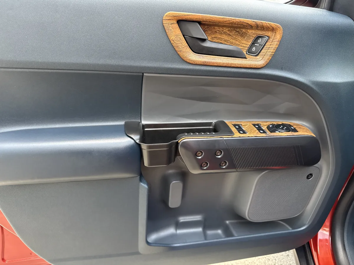 2024 Ford Maverick LARIAT thumbnail 10