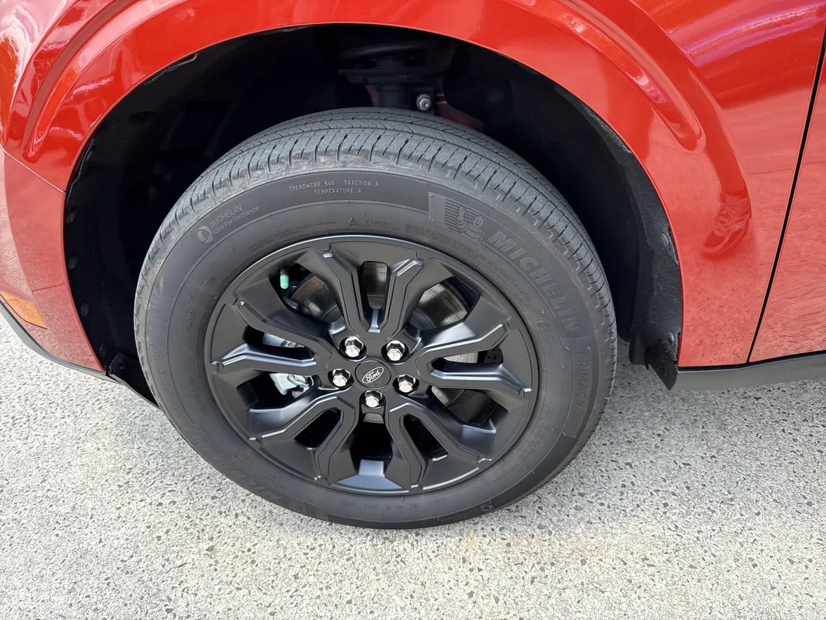 2024 Ford Maverick LARIAT thumbnail 11