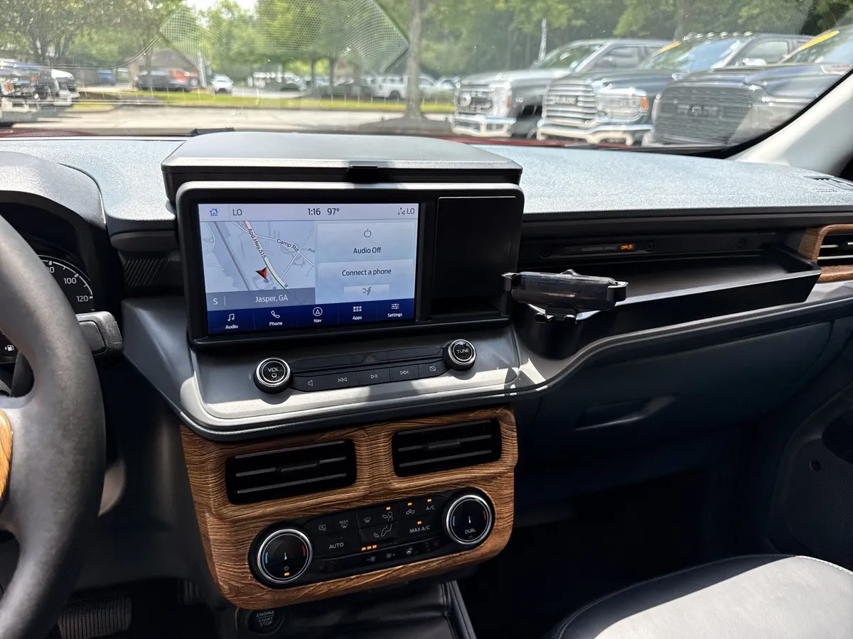 2024 Ford Maverick LARIAT thumbnail 26