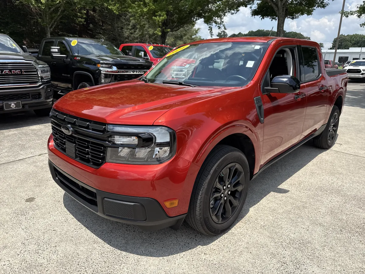 2024 Ford Maverick LARIAT thumbnail 3