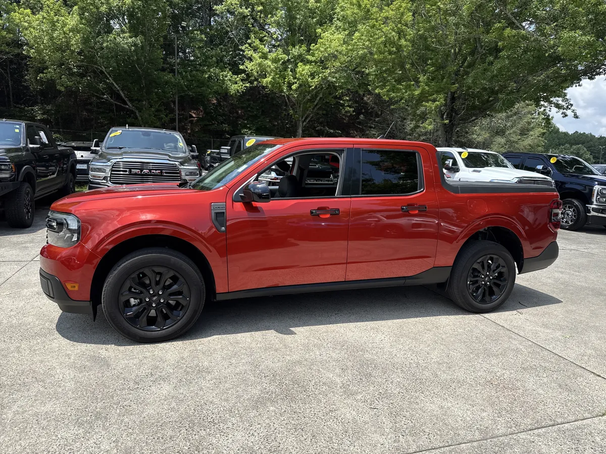 2024 Ford Maverick LARIAT thumbnail 4