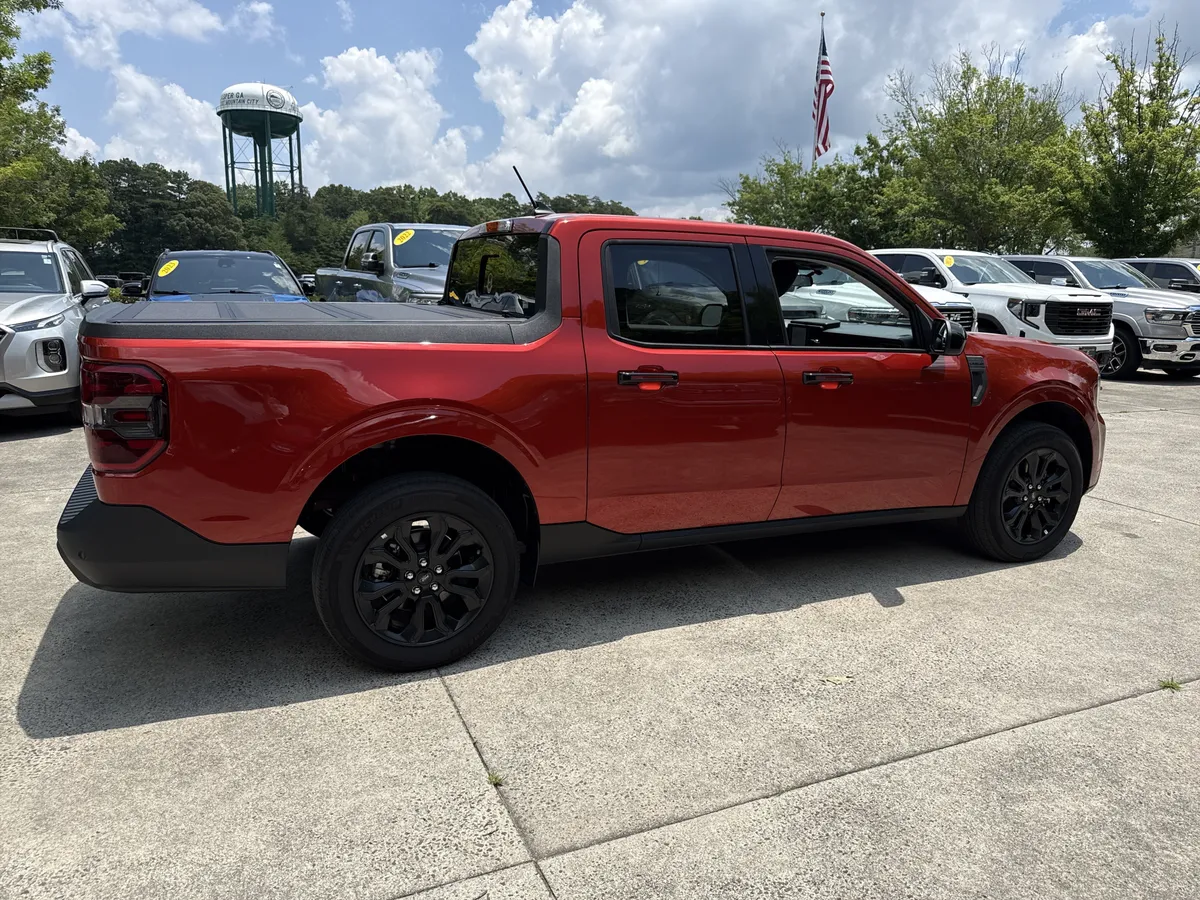 2024 Ford Maverick LARIAT thumbnail 8