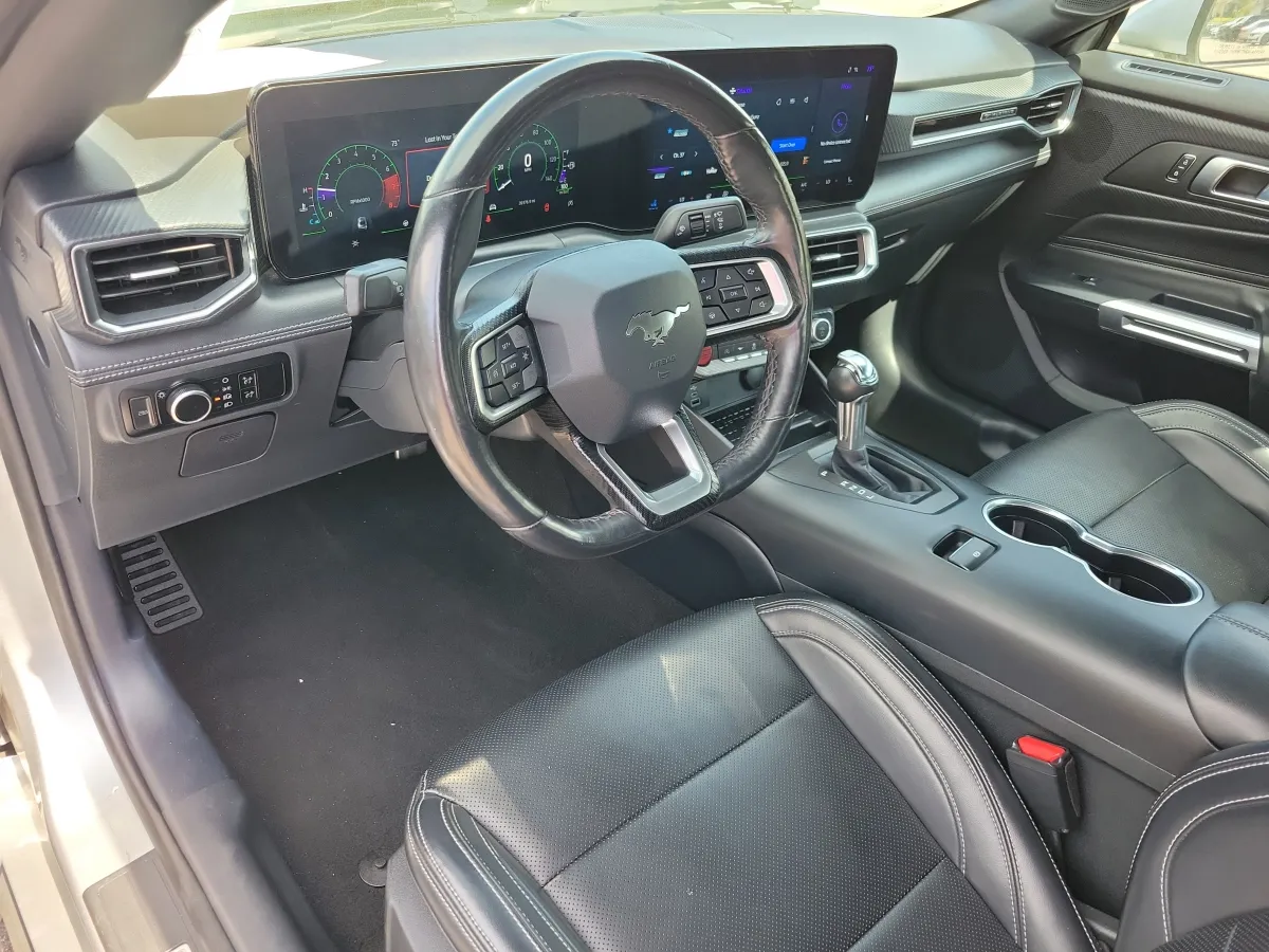 2024 Ford Mustang EcoBoost Premium thumbnail 4