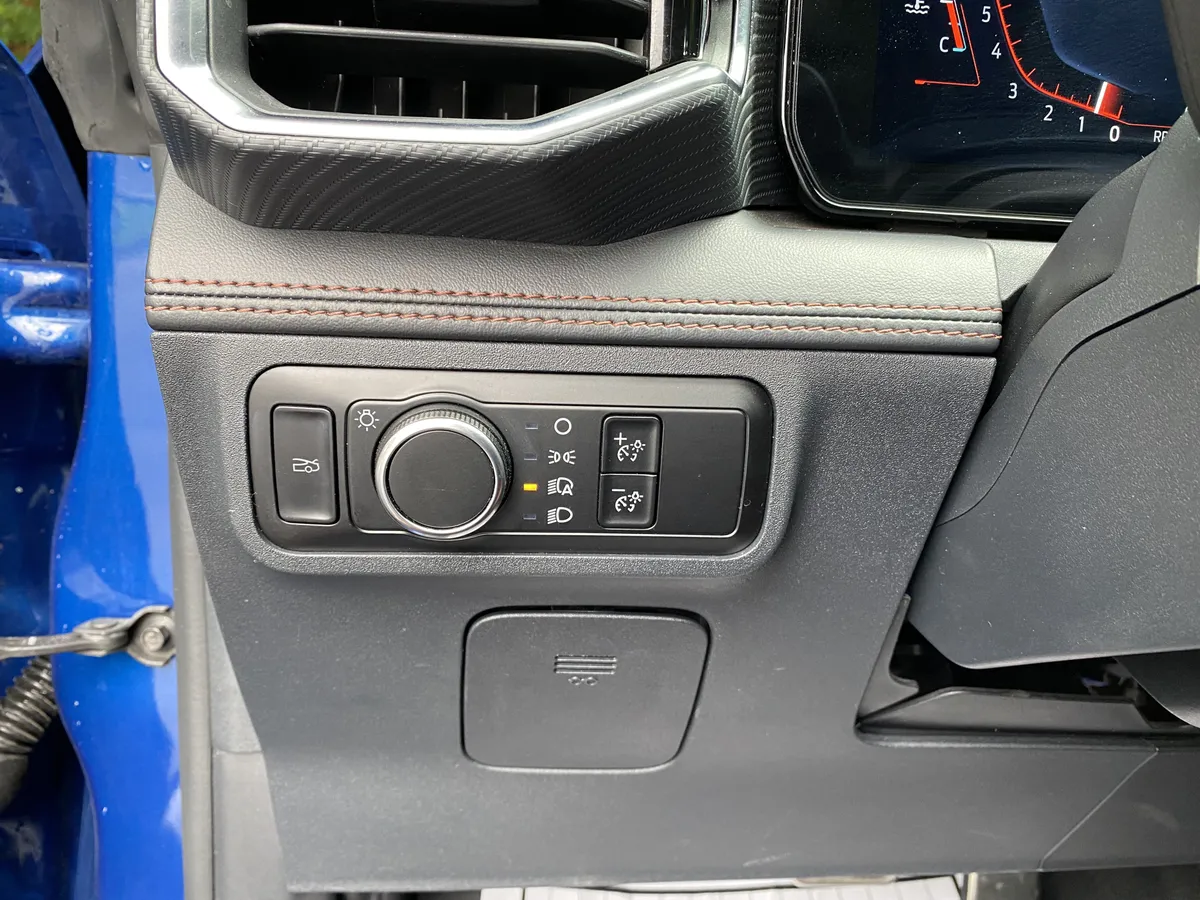 2024 Ford Mustang EcoBoost Premium thumbnail 16