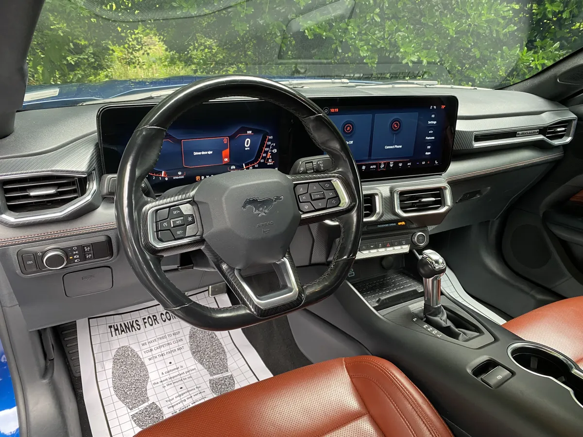 2024 Ford Mustang EcoBoost Premium thumbnail 31