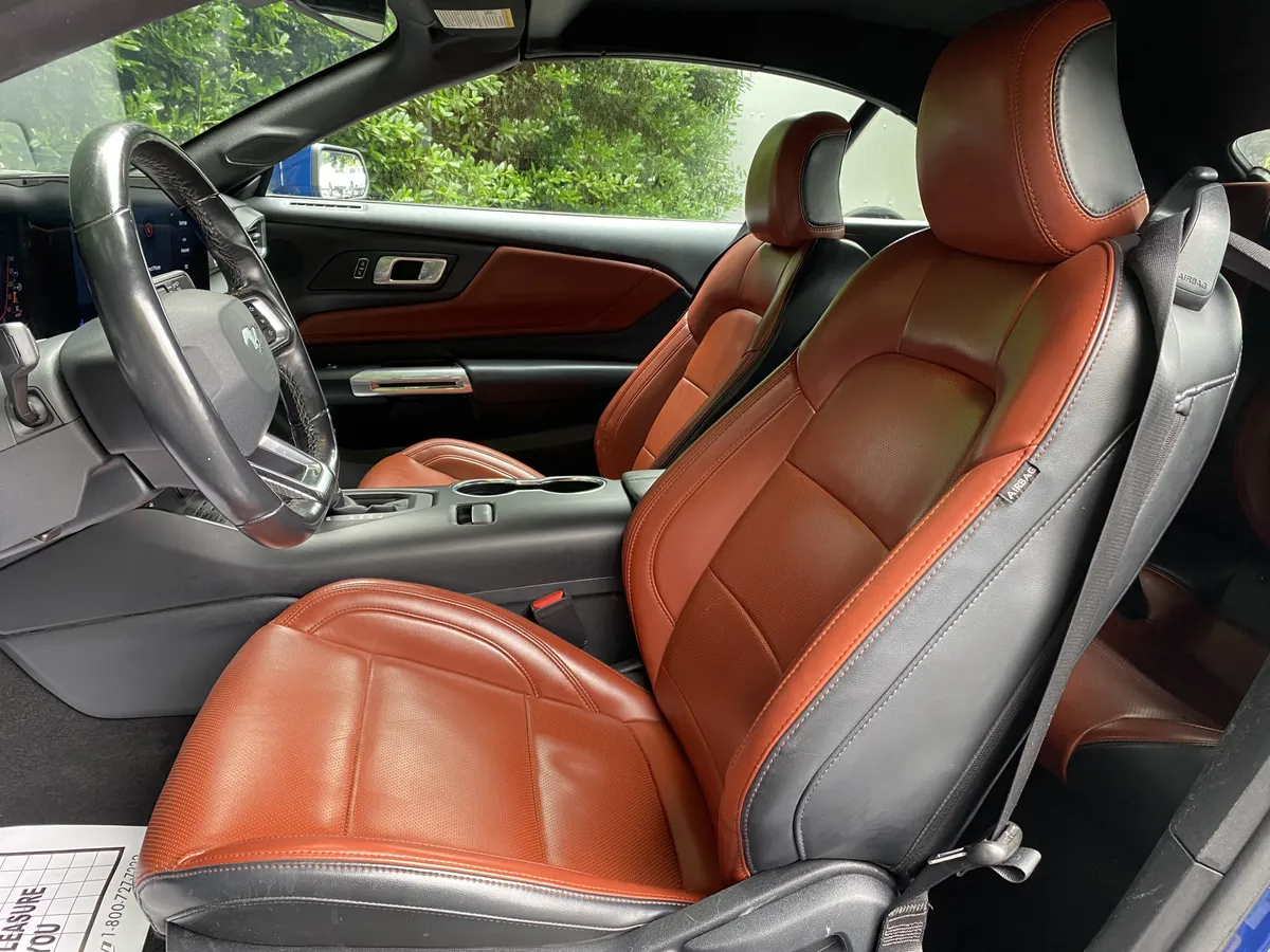 2024 Ford Mustang EcoBoost Premium thumbnail 32