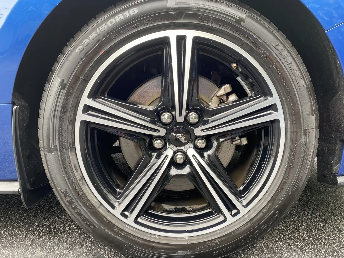 2024 Ford Mustang EcoBoost Premium thumbnail 38