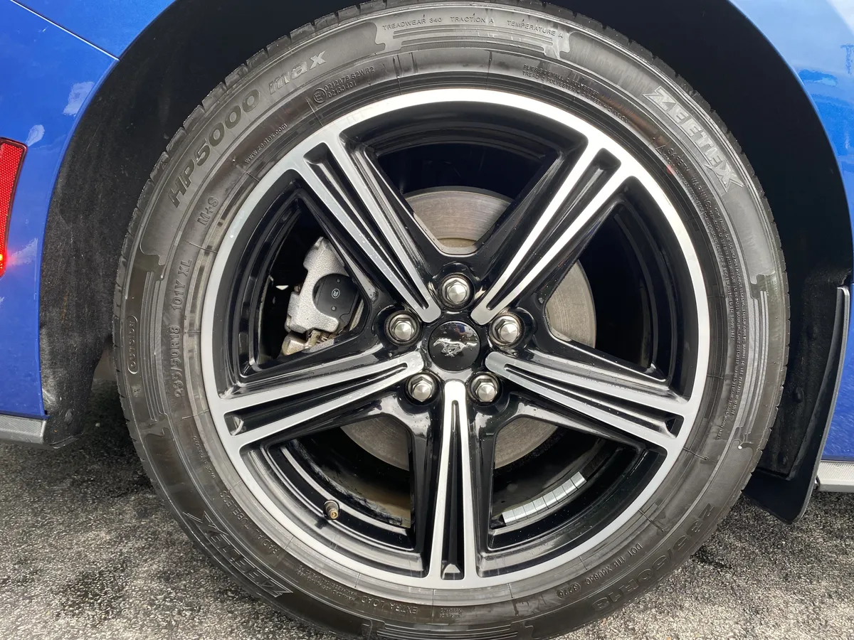 2024 Ford Mustang EcoBoost Premium thumbnail 39
