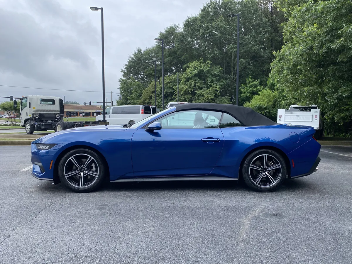 2024 Ford Mustang EcoBoost Premium thumbnail 5