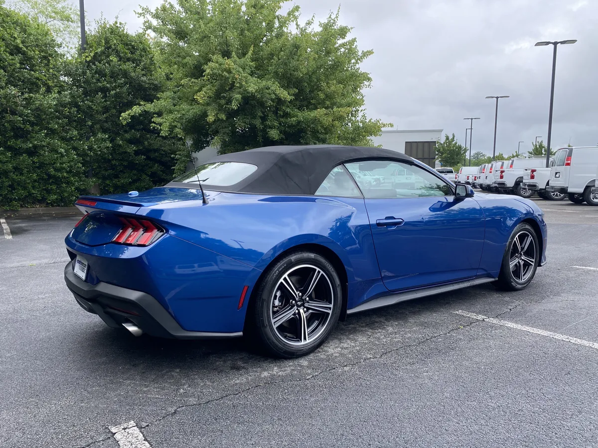 2024 Ford Mustang EcoBoost Premium thumbnail 8