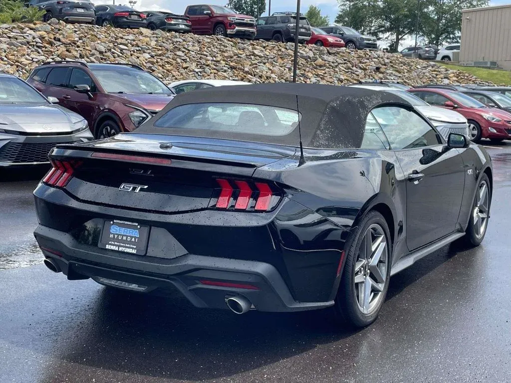 2024 Ford Mustang GT Premium thumbnail 3
